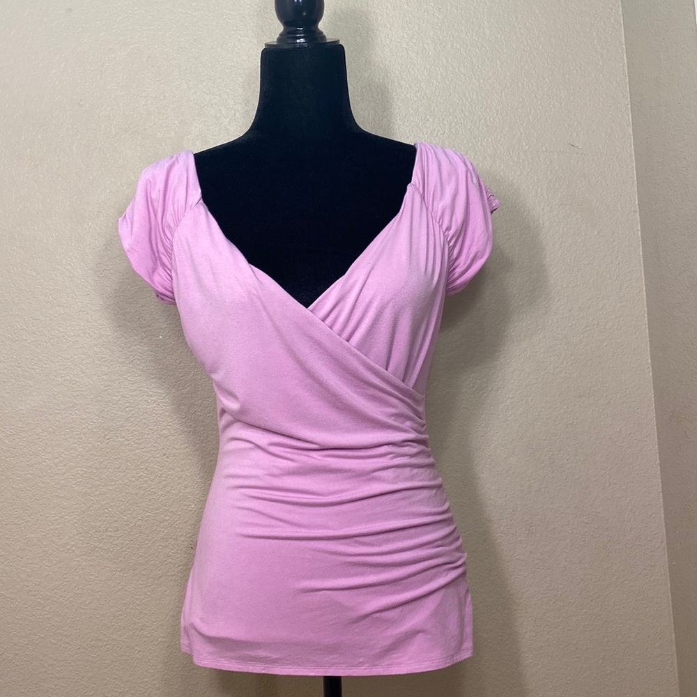 White House Black Market Women’s Blouse, V-Neck V-Back Ruched Lilac/Pink Size M